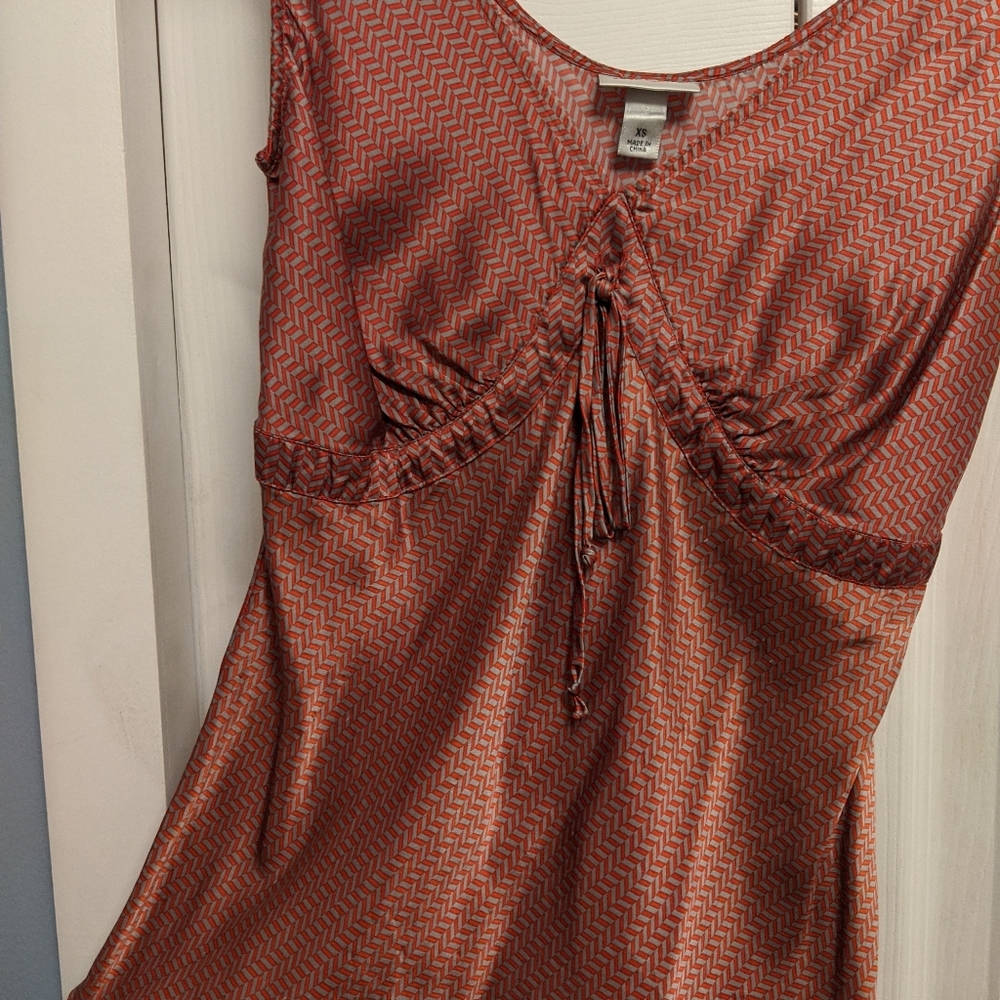 Simply chic for day or night